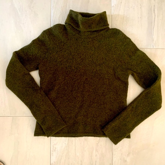 Jones New York Ladies Olive Green Turtleneck Sweater Medium. - Picture 4 of 5
